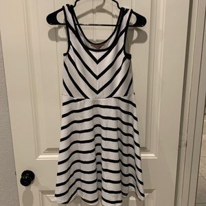 L sleeveless dress